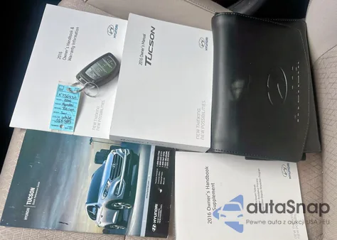 2016 Hyundai Tucson Limited z USA, uszkodzony, nr VIN KM8J33A25GU026489